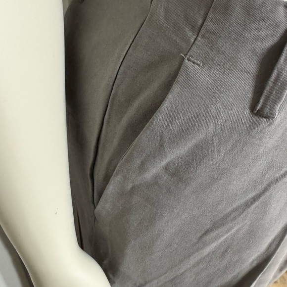 Women's High-Rise Wide Leg Pleated Front Trousers - a New Day Gray Size 16 R NWT - Picture 2 of 8